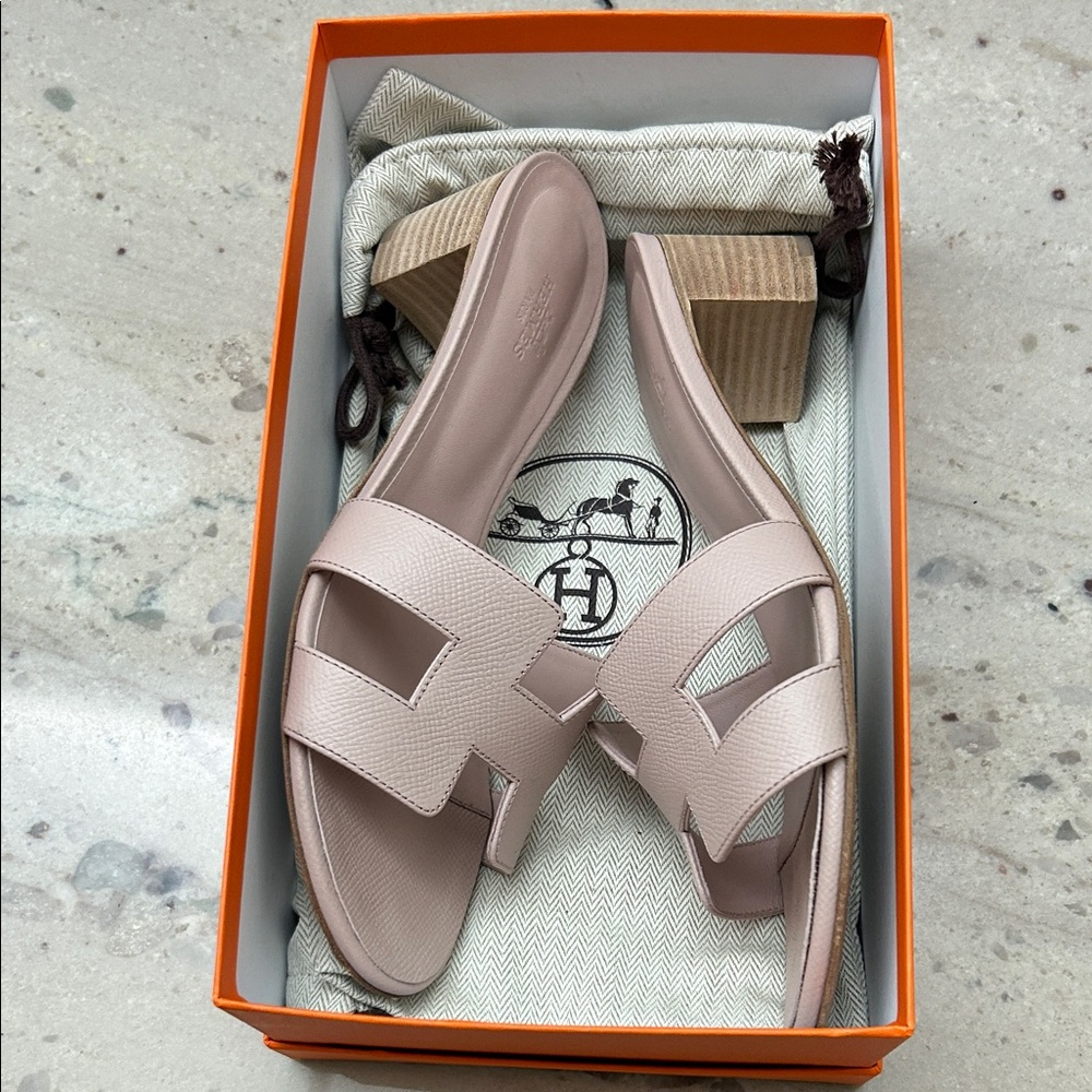Hermes Women's Sandals in Light Pink